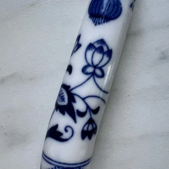 Sheffield England  Danube Porcelain Handle Slotted Onion 10” Serving Spoon - Picture 6 of 8